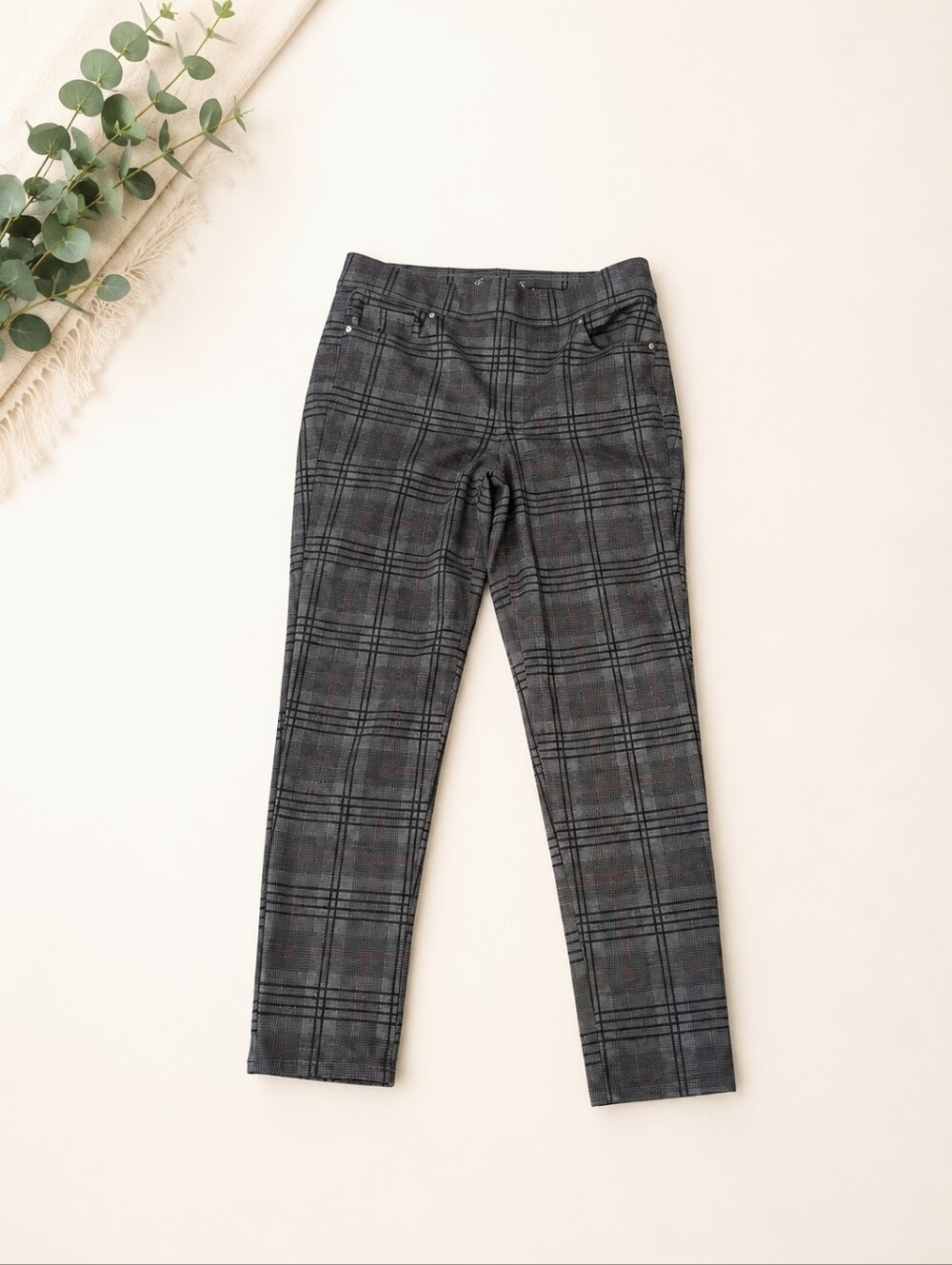 Gloria Vanderbilt Slimming Effect Plaid Pull-On Pants Gray Women's Size 14 - Picture 4 of 8